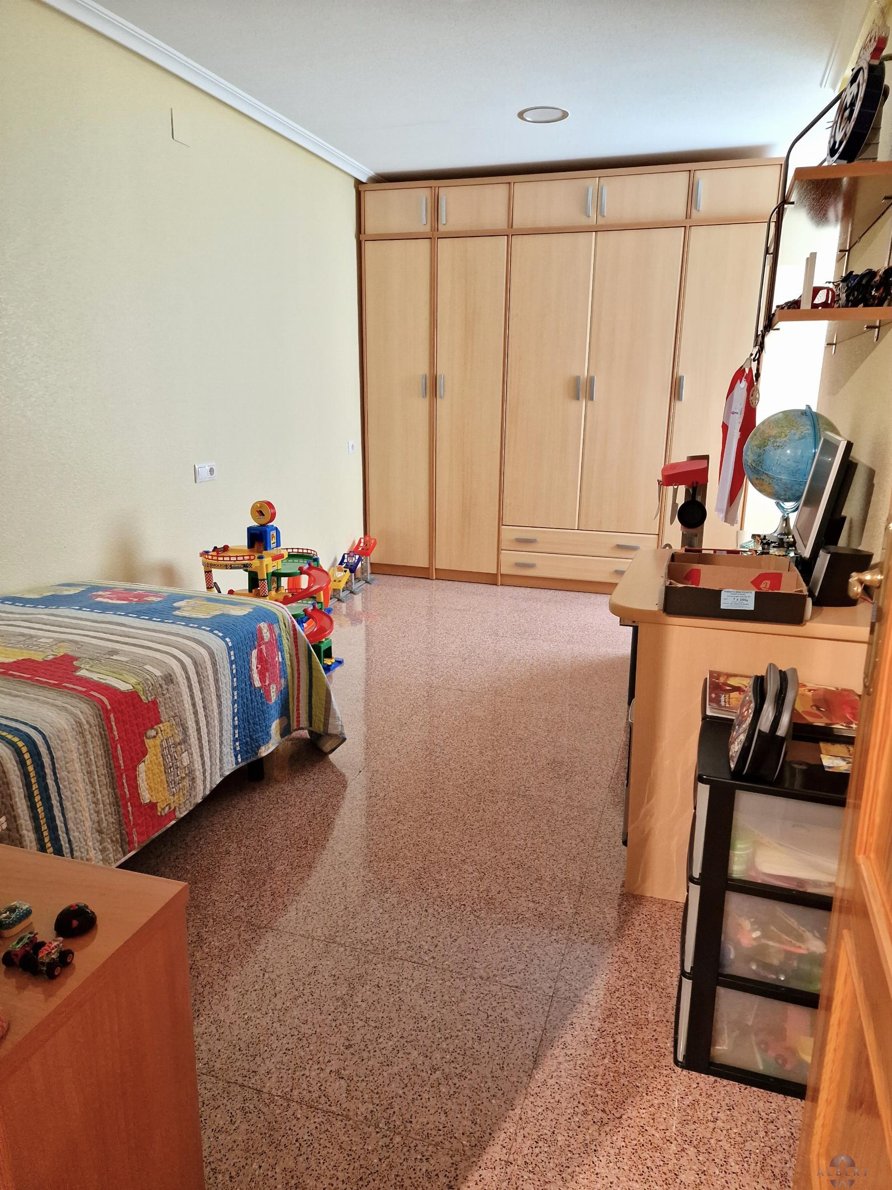 For sale of flat in Monóvar-Monòver