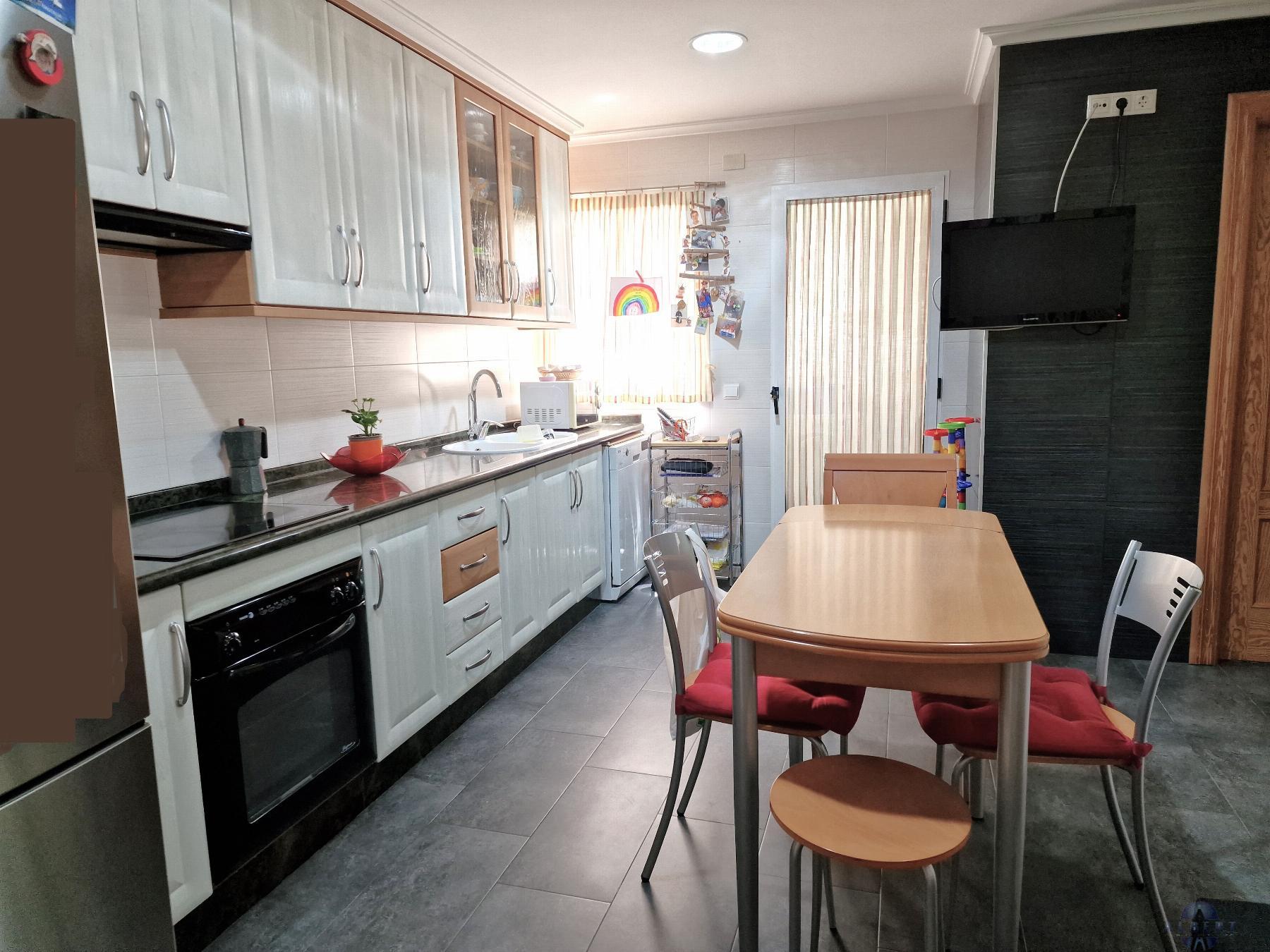 For sale of flat in Monóvar-Monòver