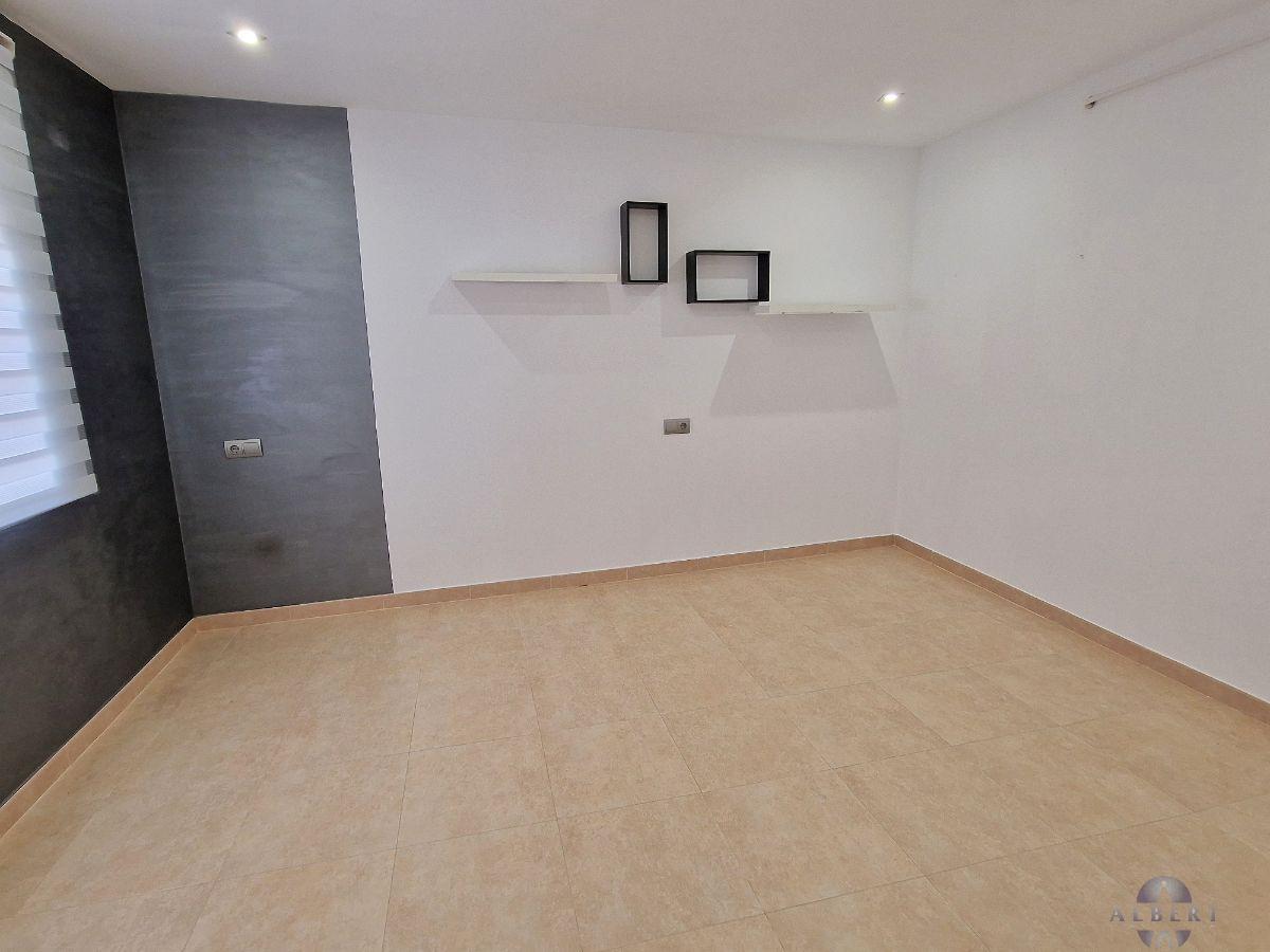For sale of flat in Monóvar-Monòver
