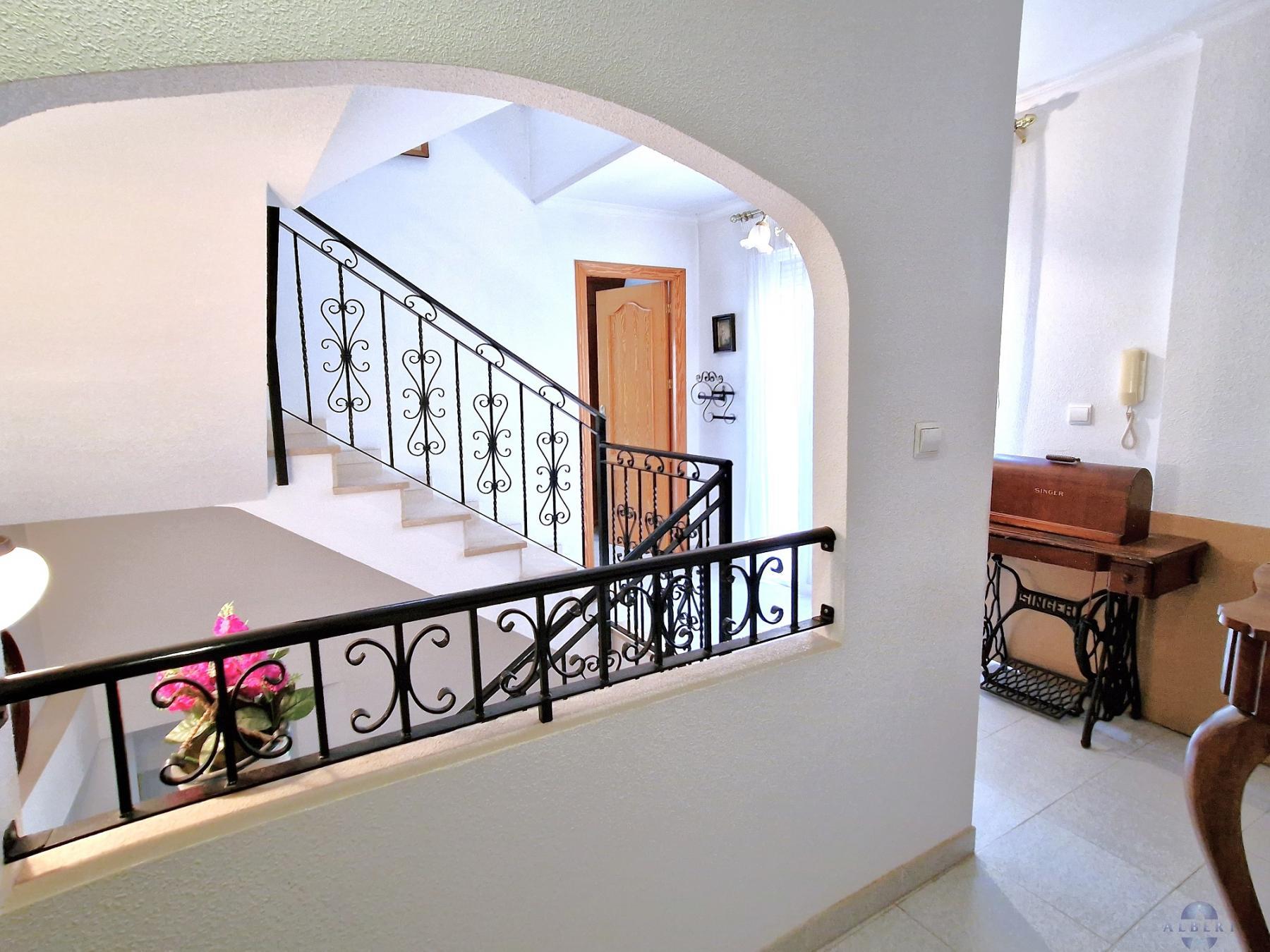 For sale of house in Novelda