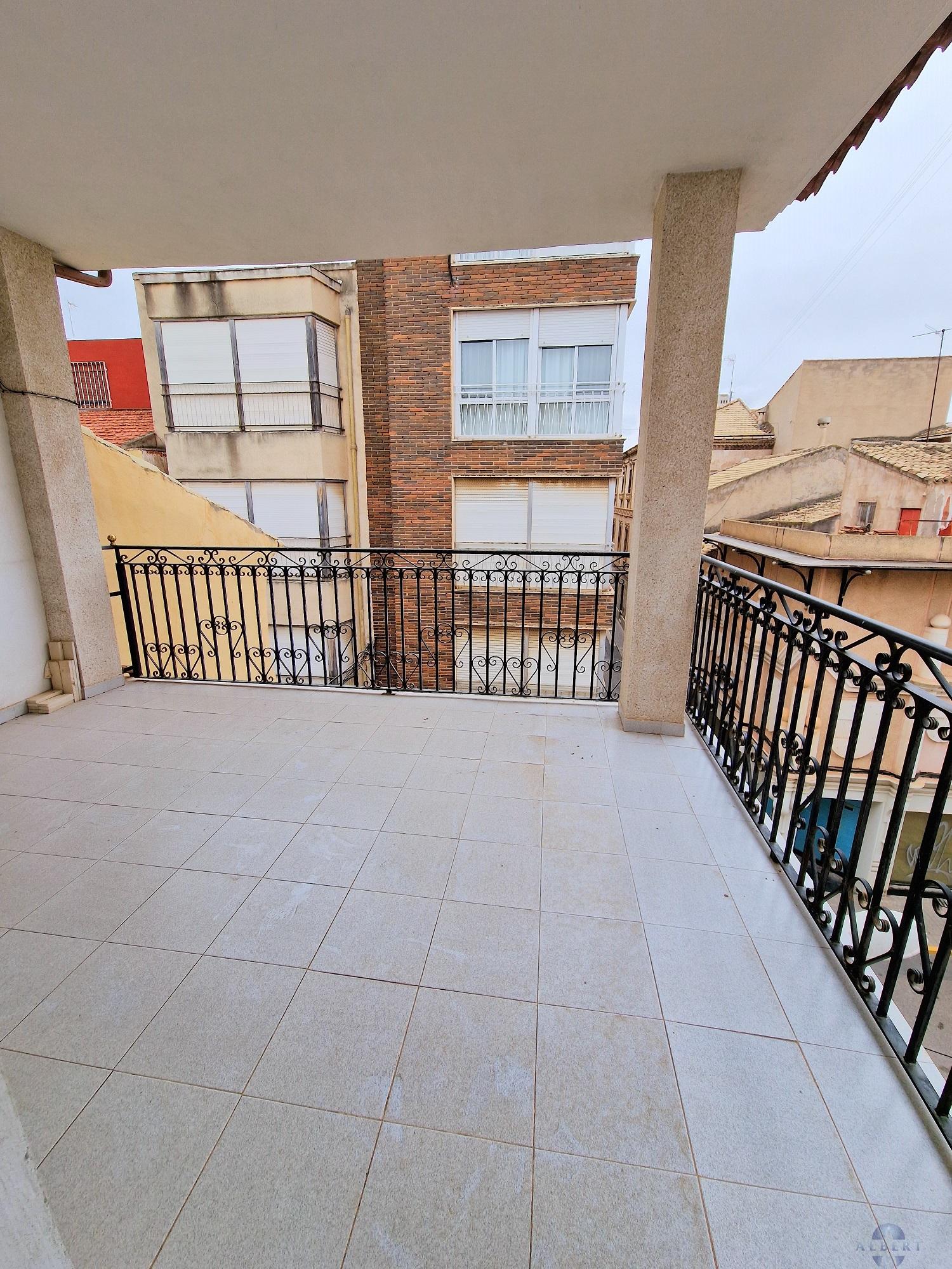 For sale of house in Novelda