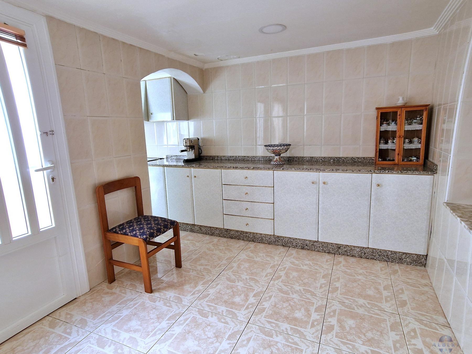 For sale of house in Monóvar-Monòver