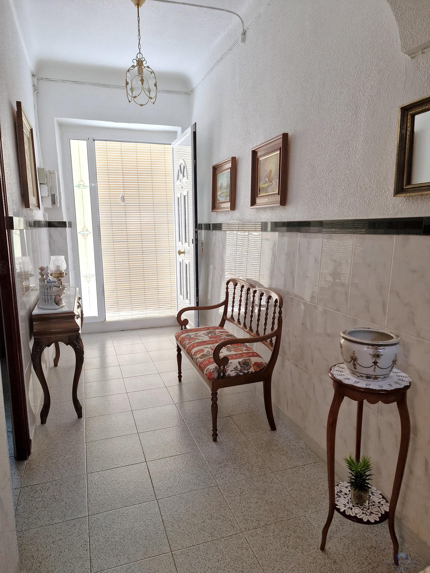 For sale of house in Monóvar-Monòver