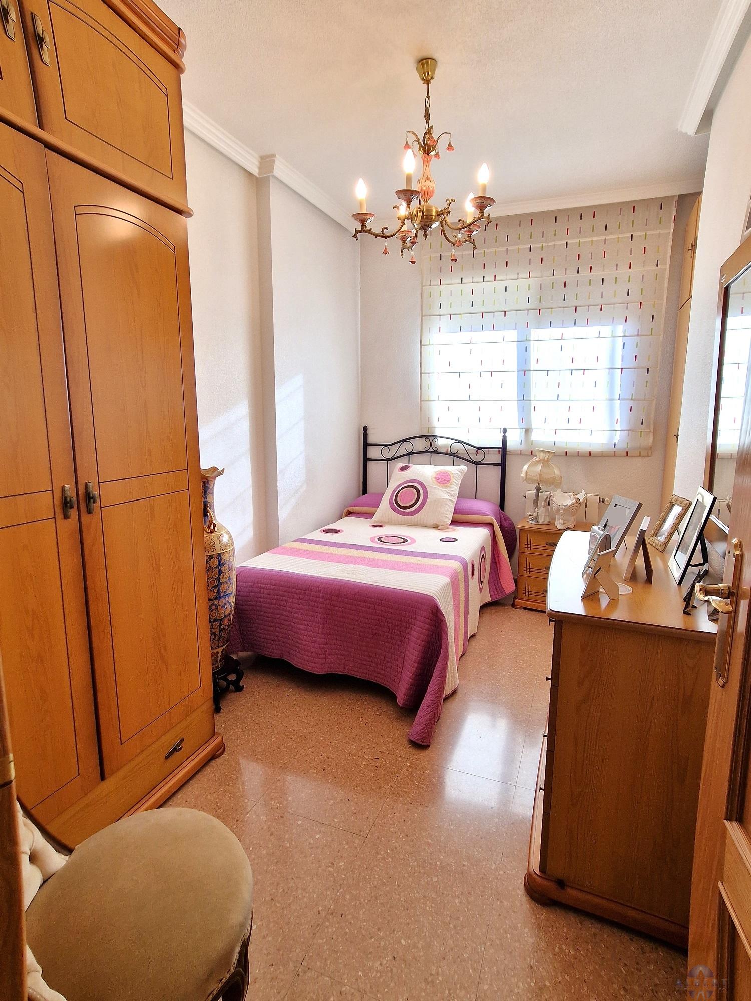 For sale of house in Monóvar-Monòver