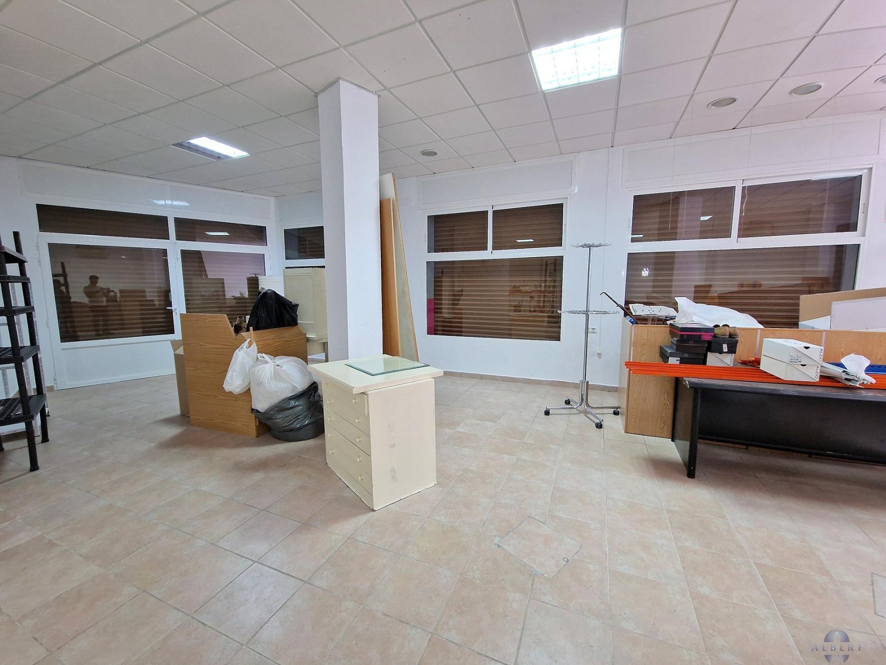 Venta de local comercial en Monóvar-Monòver