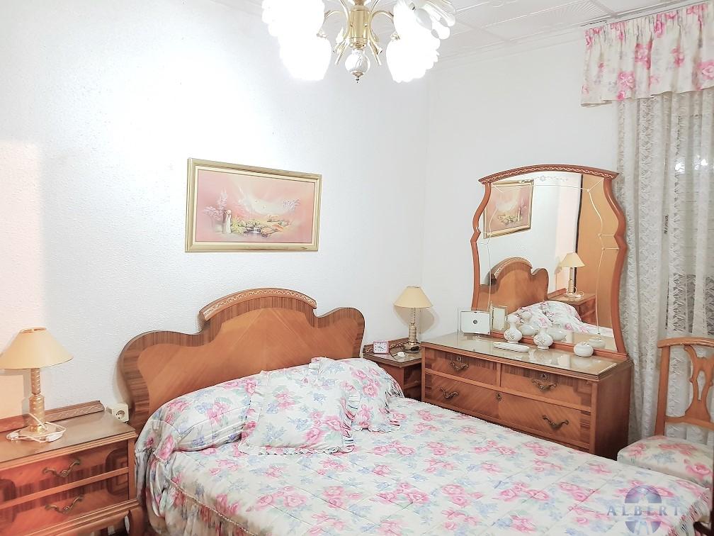 For sale of house in Monóvar-Monòver