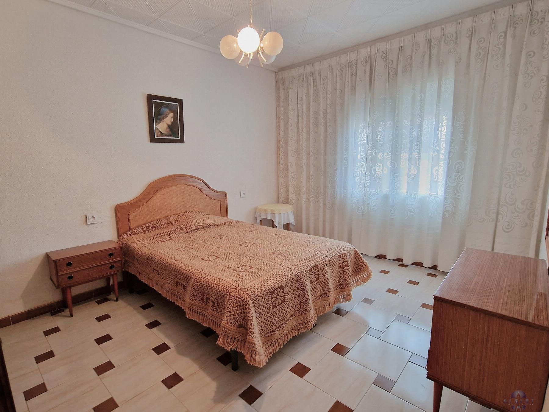 For sale of house in Monóvar-Monòver