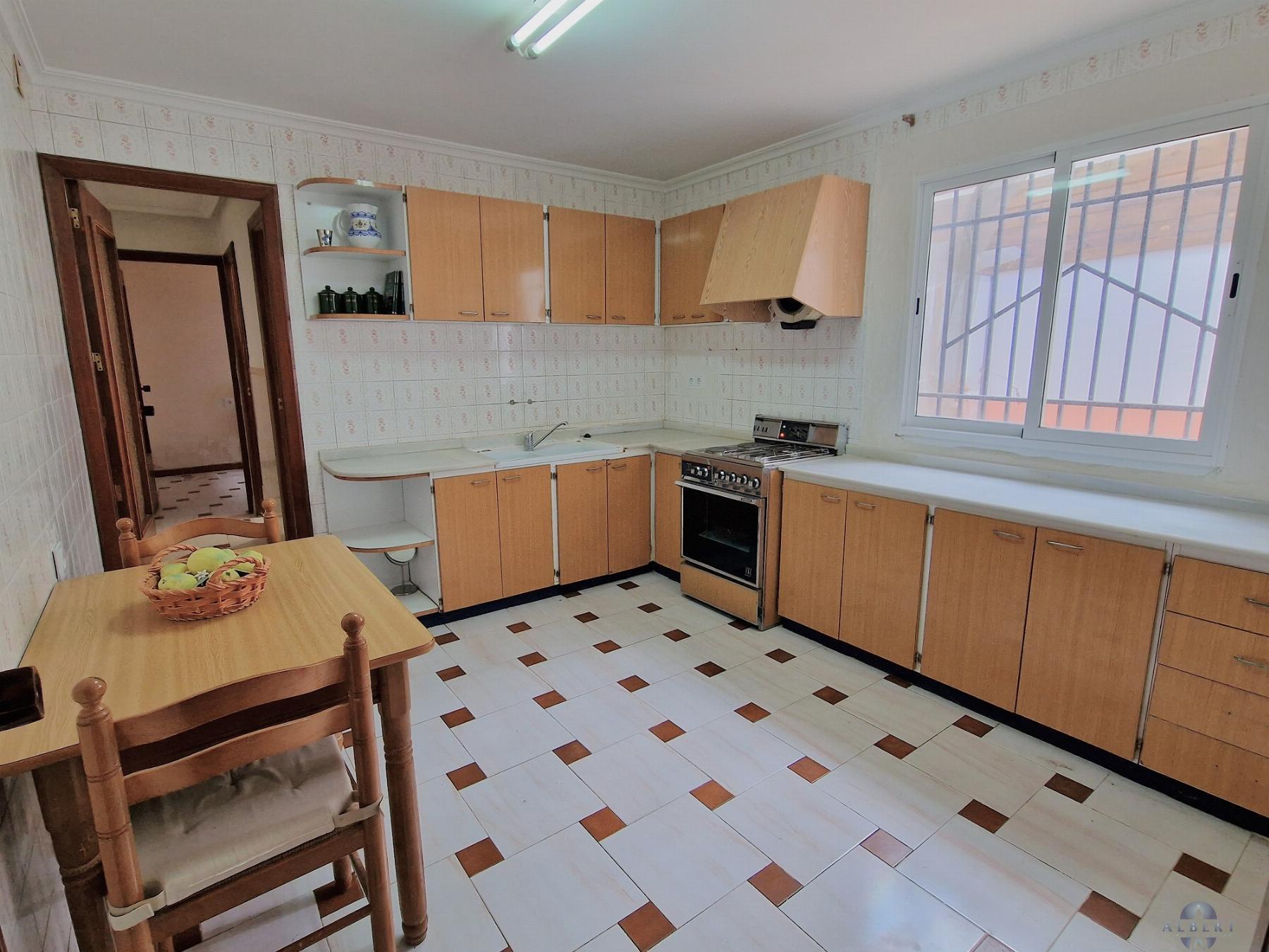 For sale of house in Monóvar-Monòver