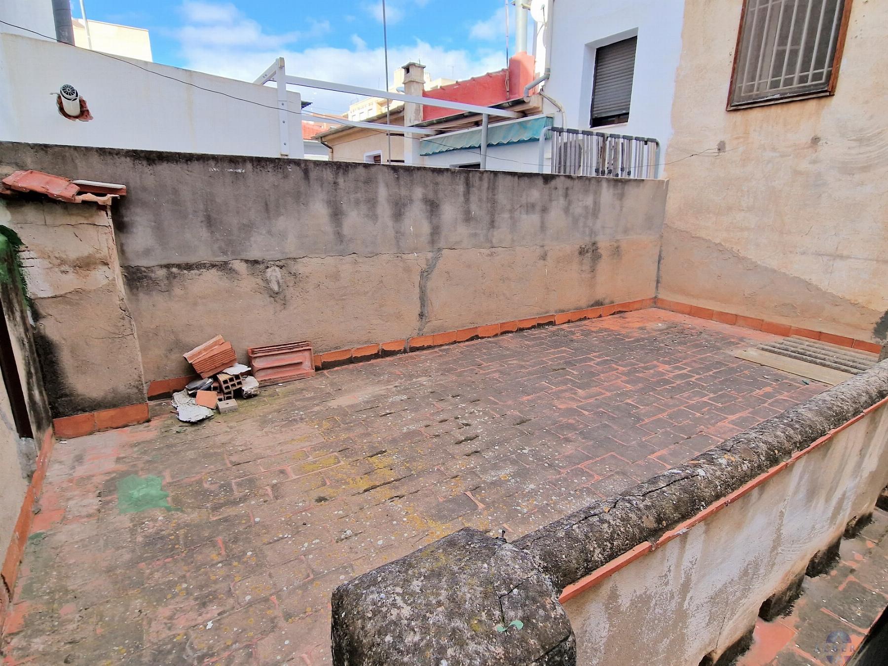 For sale of house in Novelda