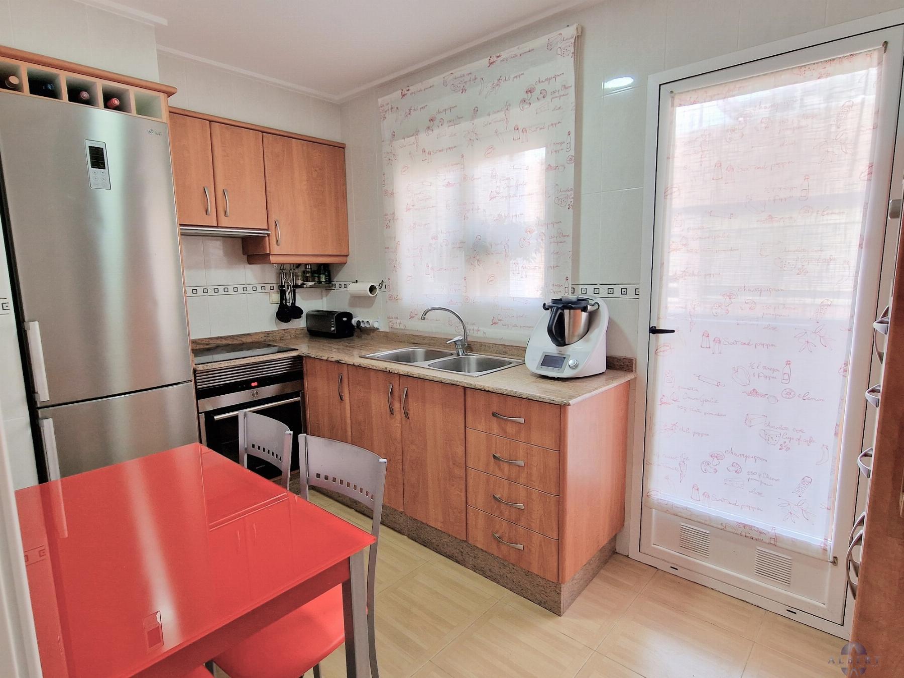 For sale of flat in Novelda