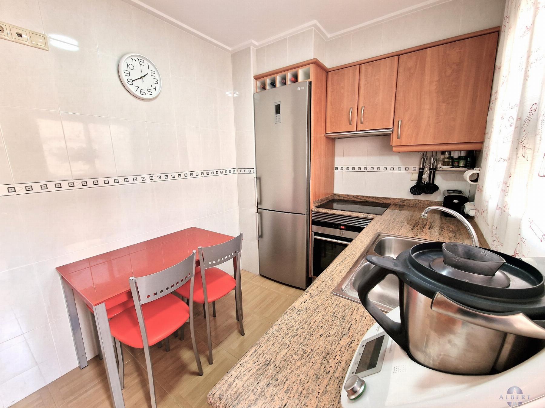 For sale of flat in Novelda