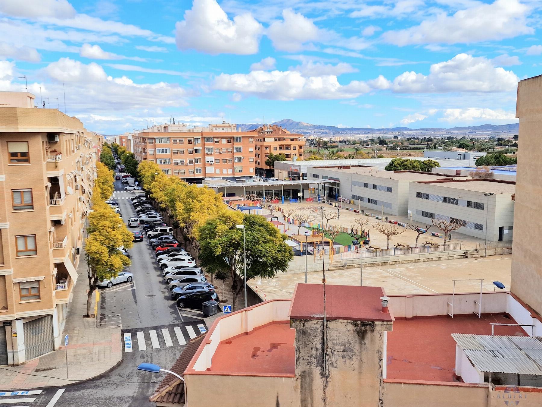 For sale of flat in Novelda
