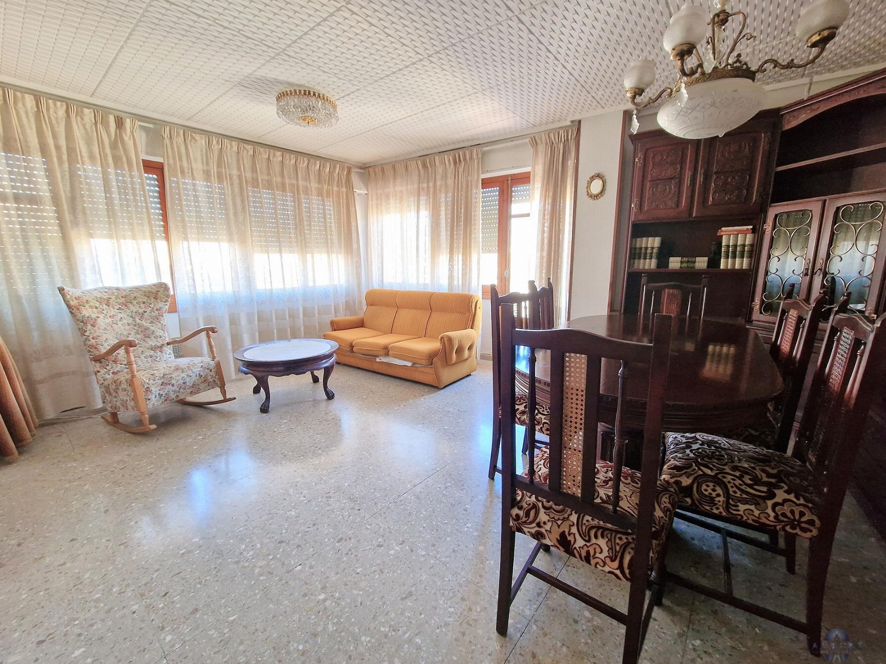 For sale of flat in Monóvar-Monòver