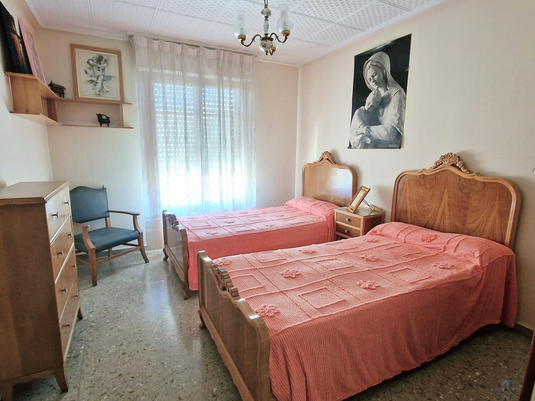 For sale of flat in Monóvar-Monòver