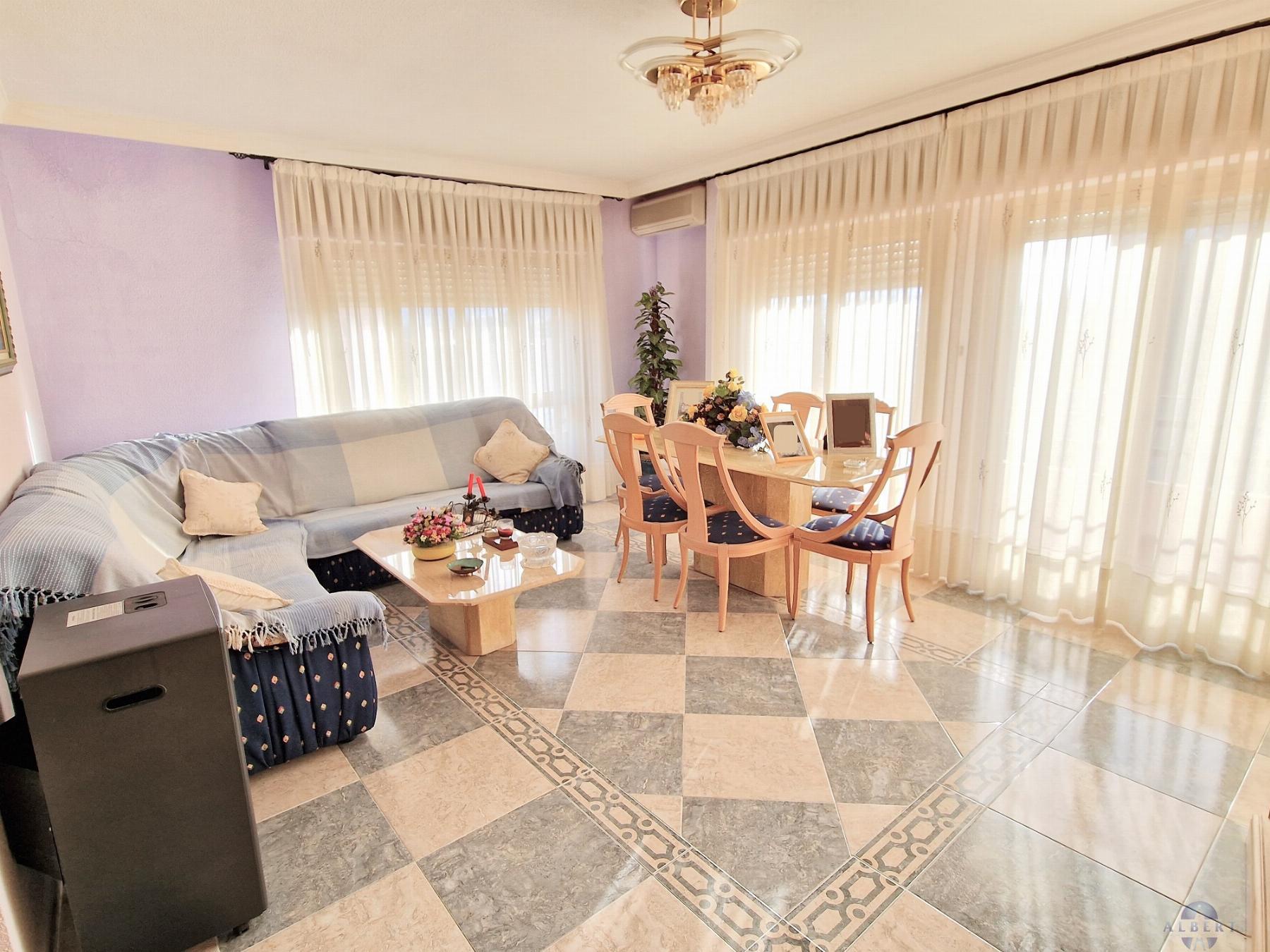 For sale of flat in Monóvar-Monòver