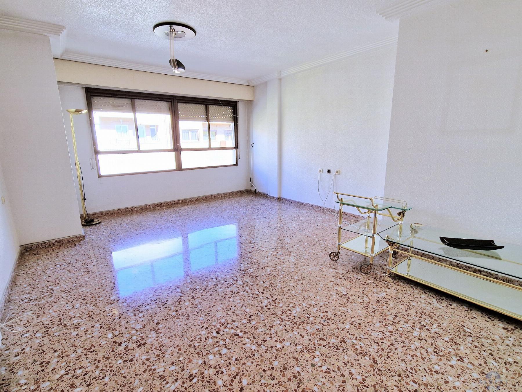 For sale of flat in Novelda