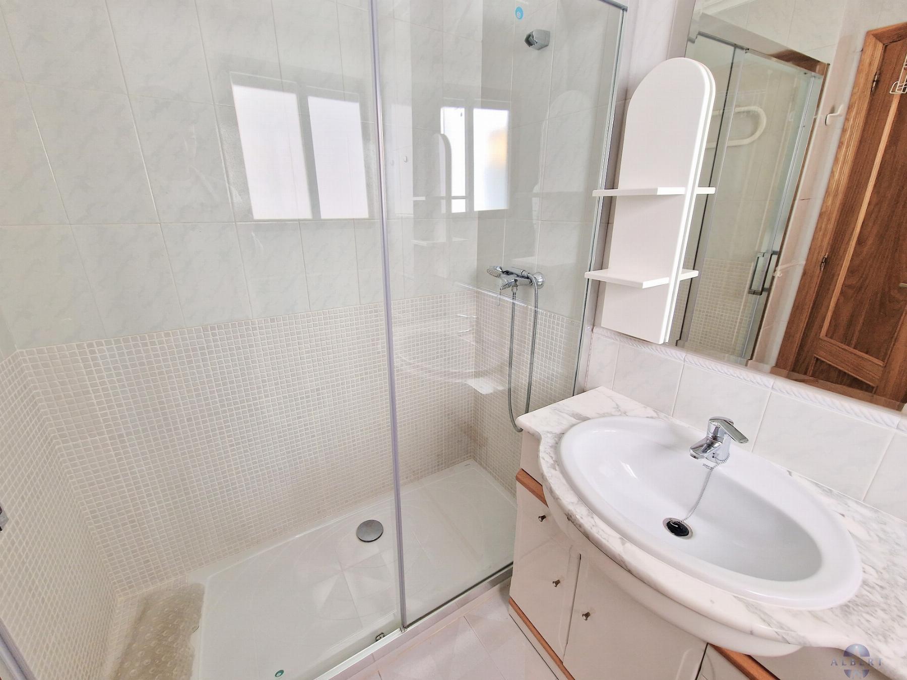 For sale of flat in Novelda