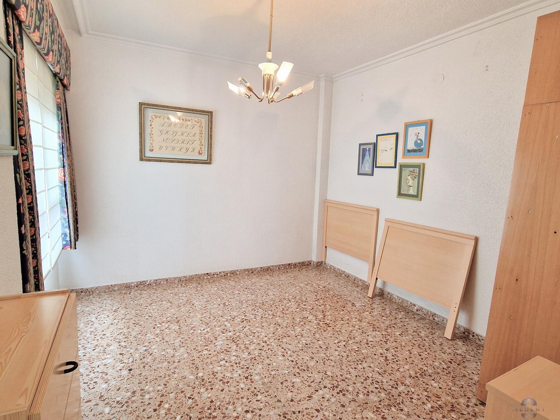 For sale of flat in Novelda