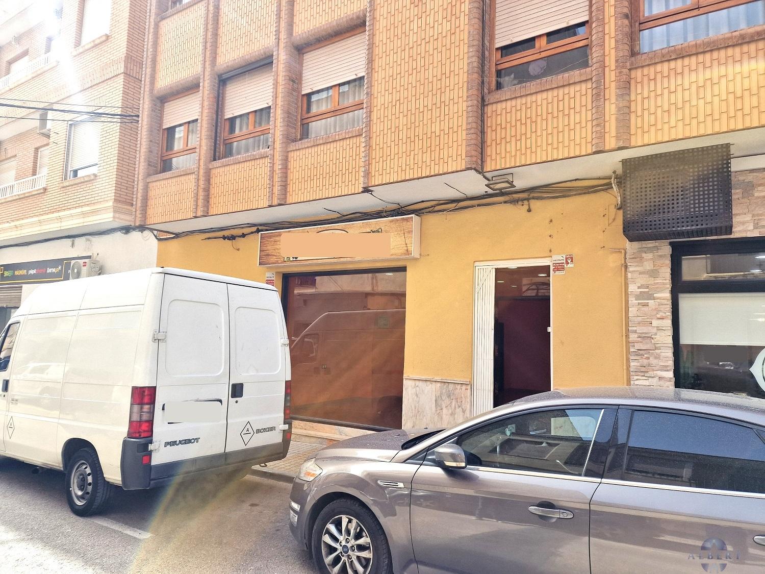 For rent of commercial in Novelda