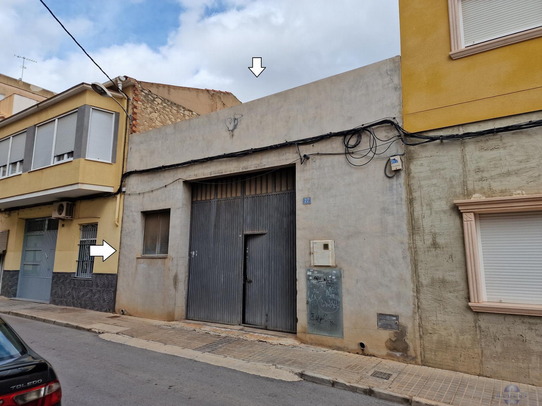 For sale of commercial in Novelda