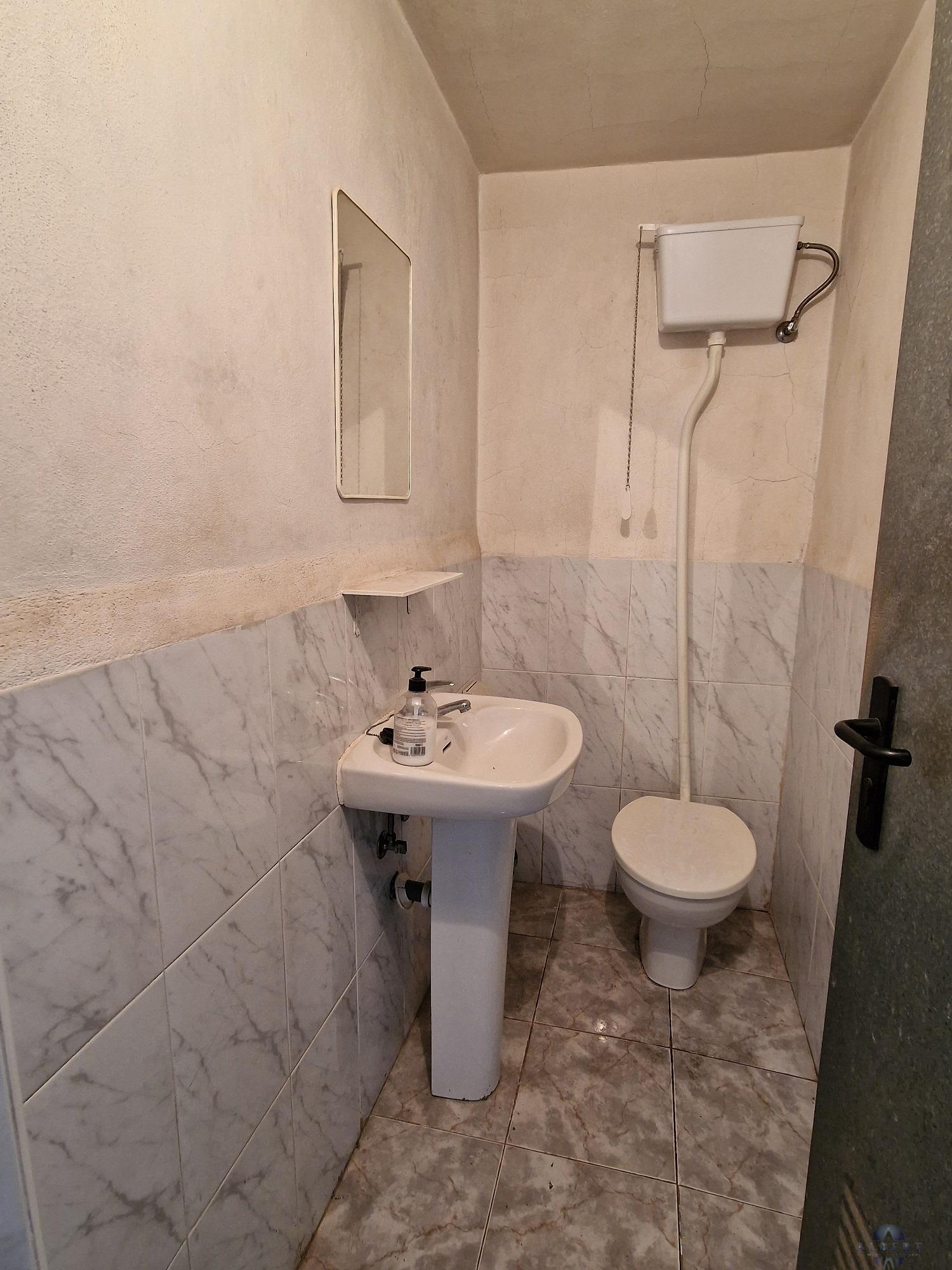 For sale of commercial in Novelda