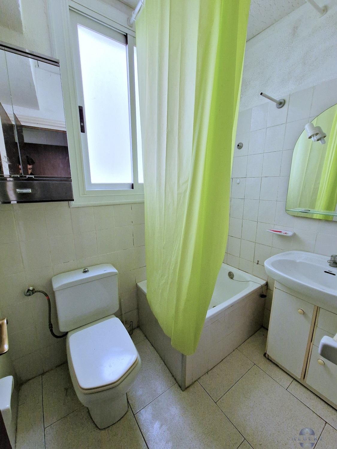 For sale of flat in Monóvar-Monòver