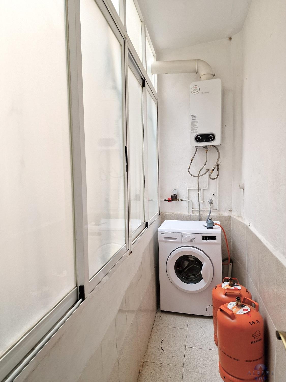For sale of flat in Monóvar-Monòver