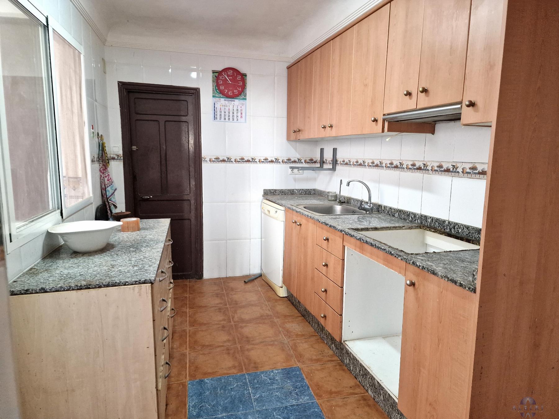For sale of house in Monóvar-Monòver