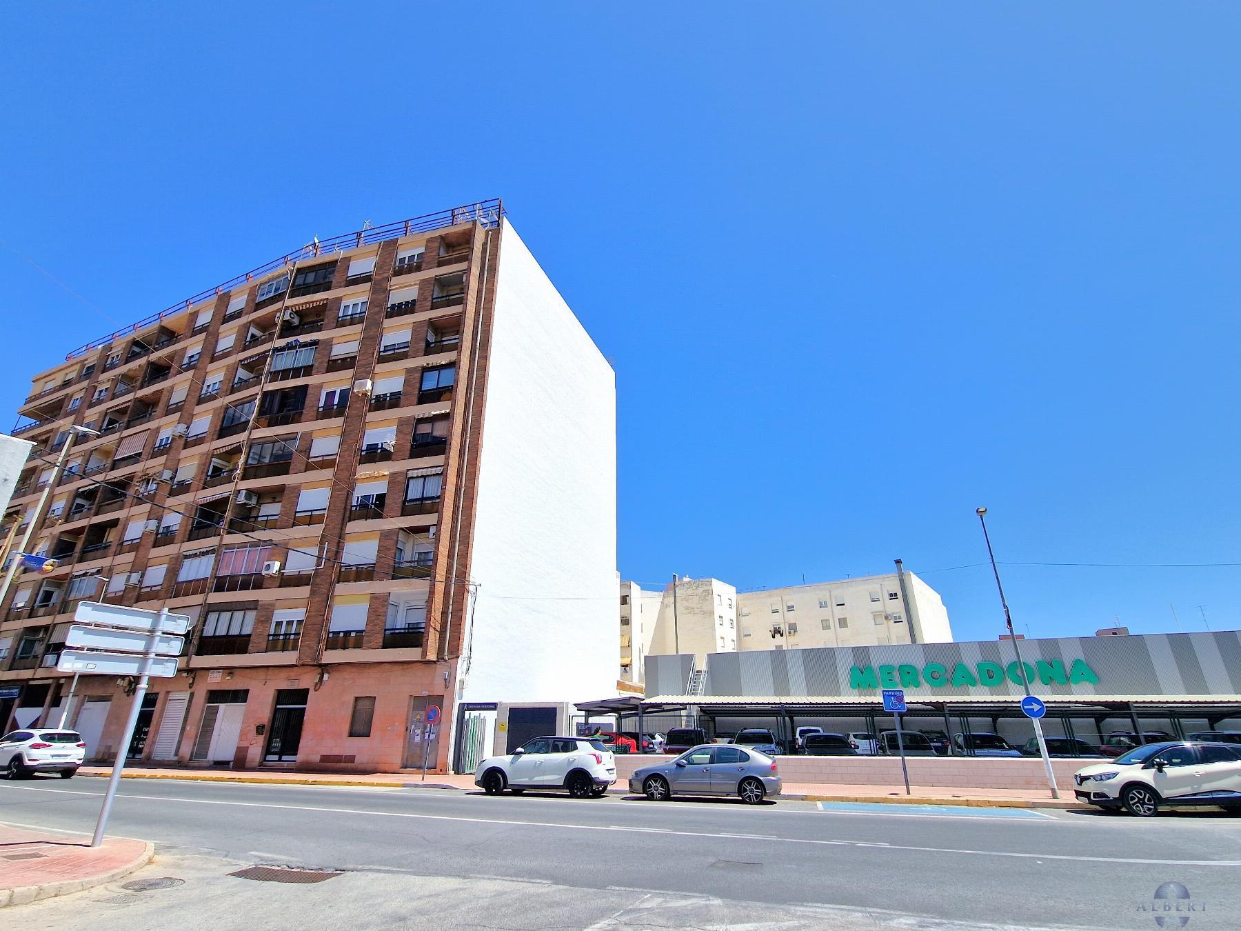 For sale of flat in Monóvar-Monòver