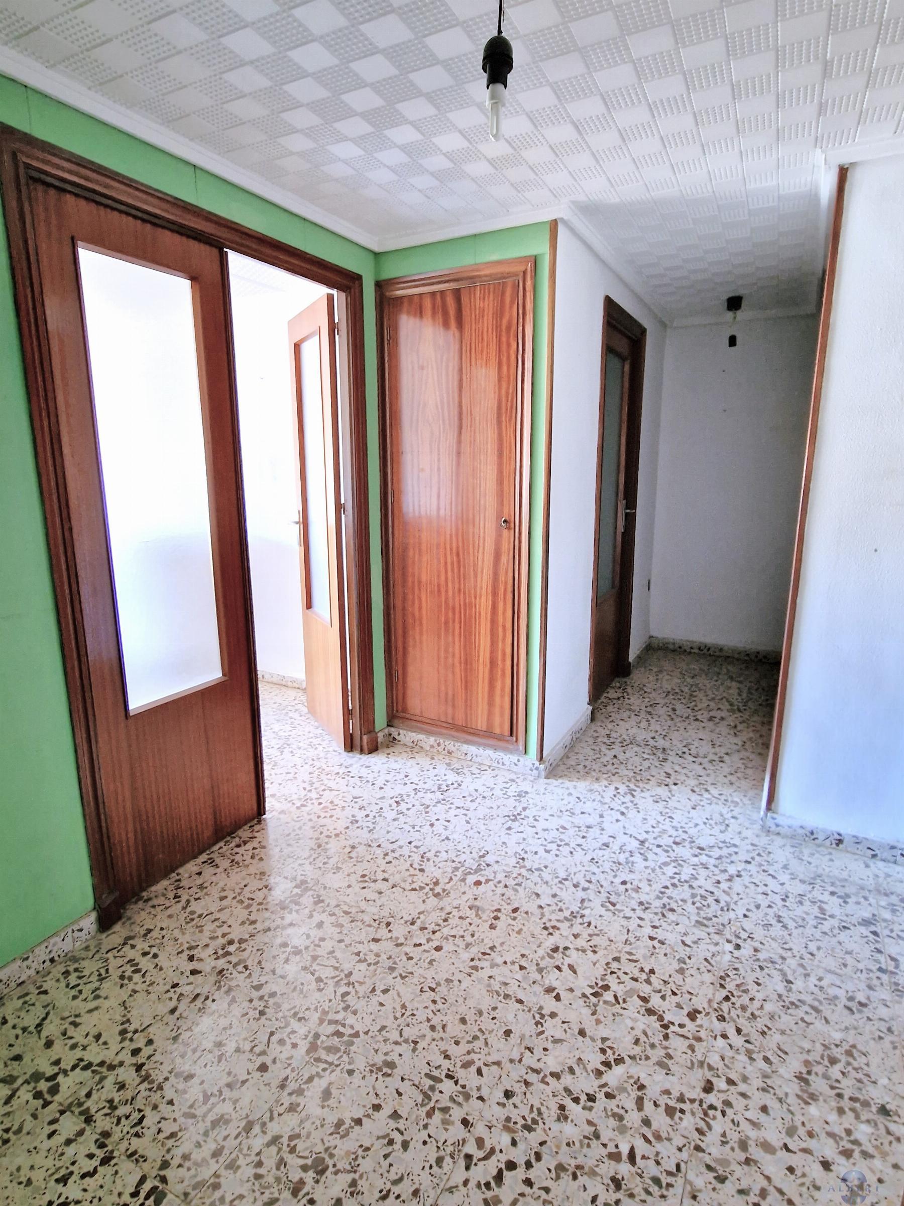 For sale of flat in Monóvar-Monòver