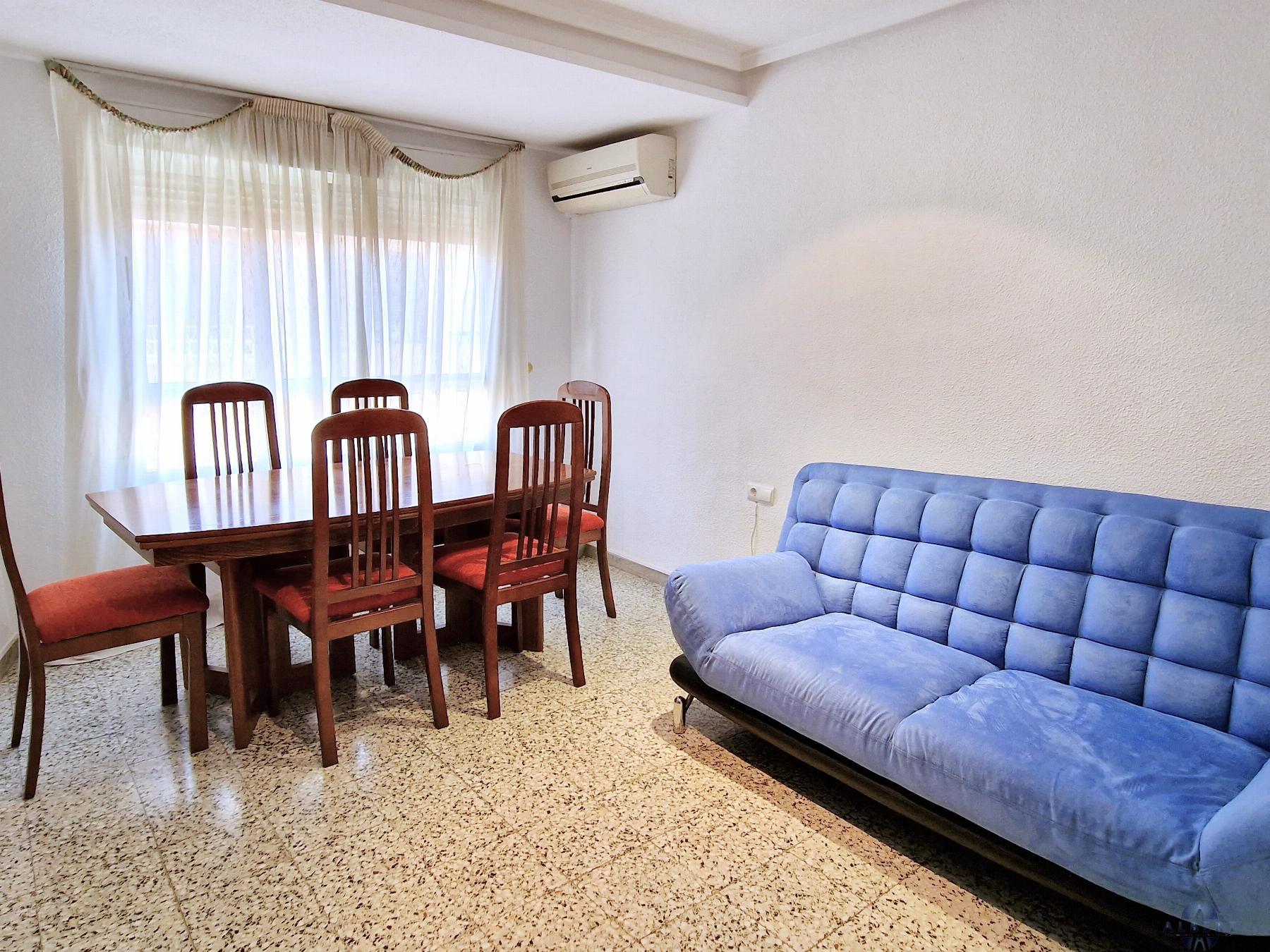 For sale of flat in Monóvar-Monòver