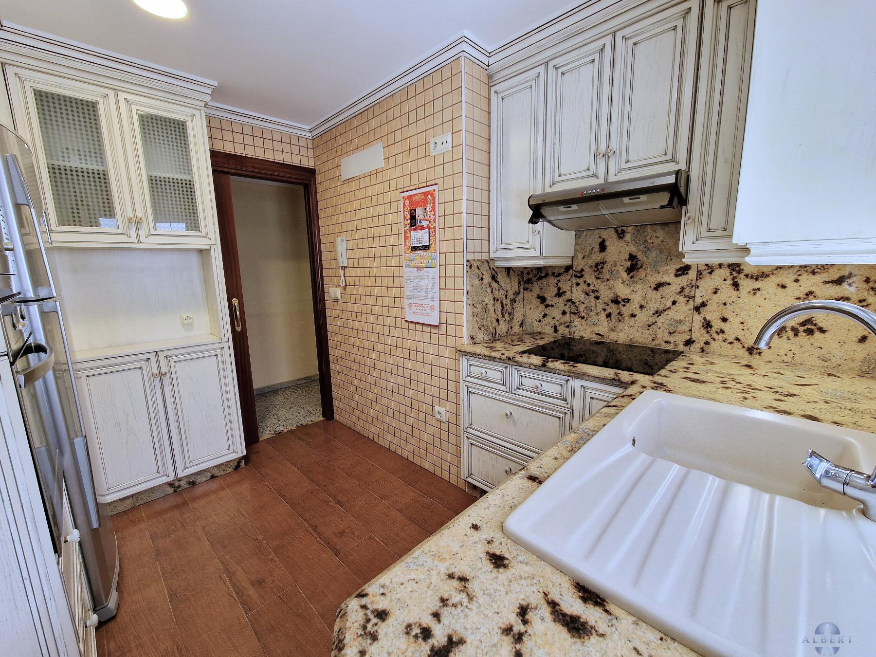 For sale of flat in Monóvar-Monòver