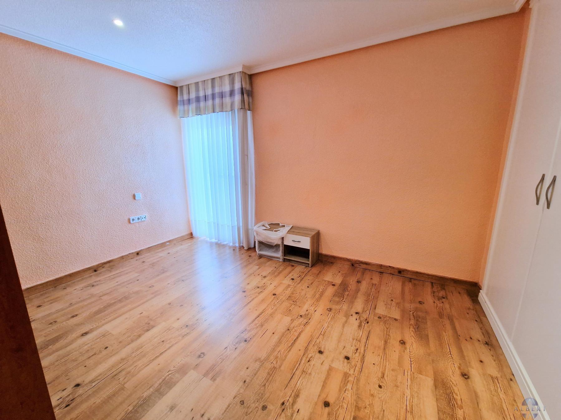 For sale of flat in Monóvar-Monòver