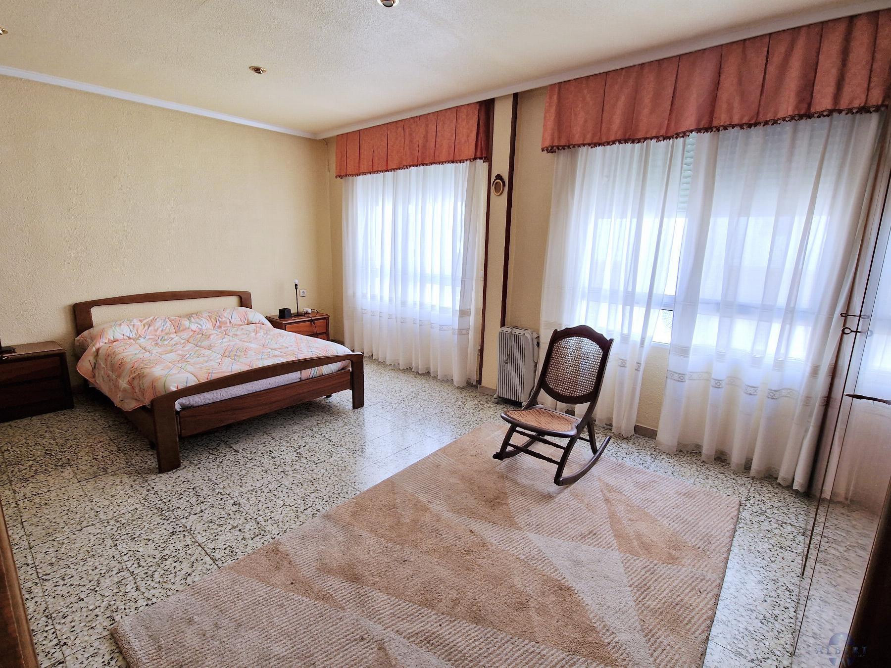 For sale of flat in Monóvar-Monòver