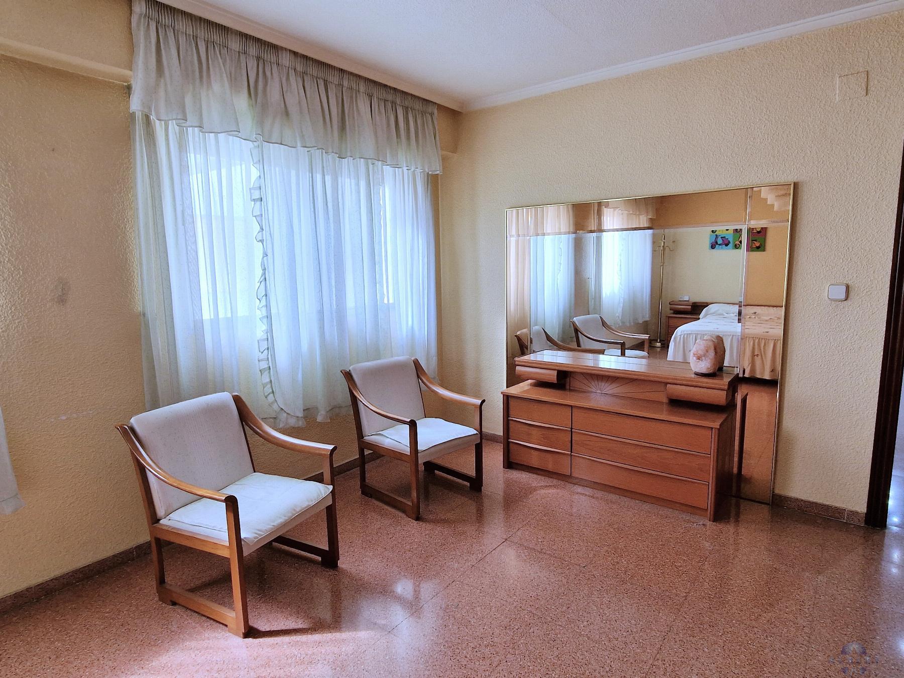 For sale of flat in Monóvar-Monòver
