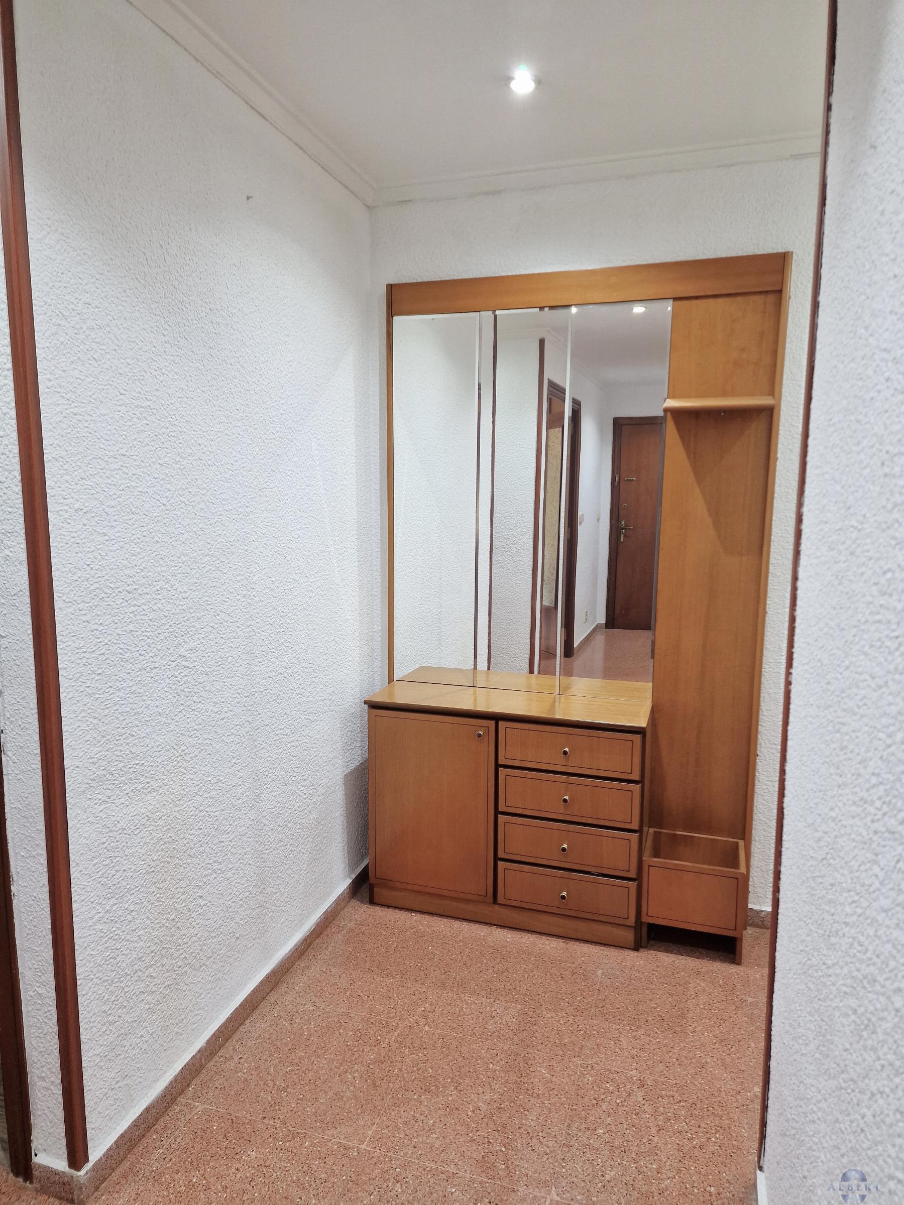 For sale of flat in Monóvar-Monòver