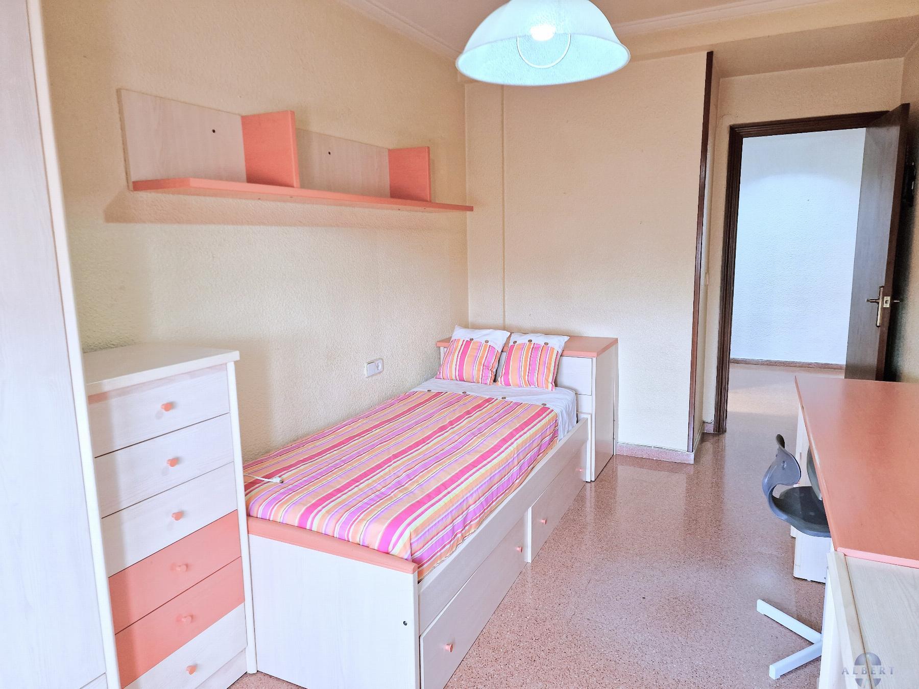 For sale of flat in Monóvar-Monòver