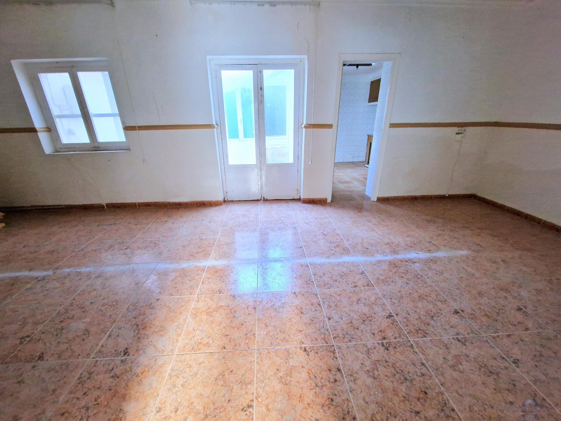 For sale of house in Monóvar-Monòver