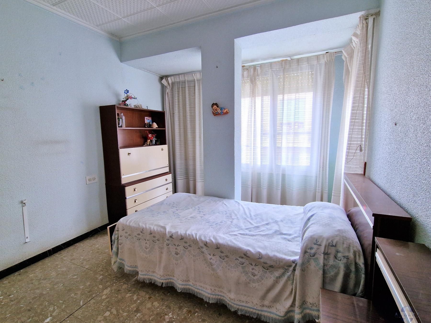 For sale of house in Novelda