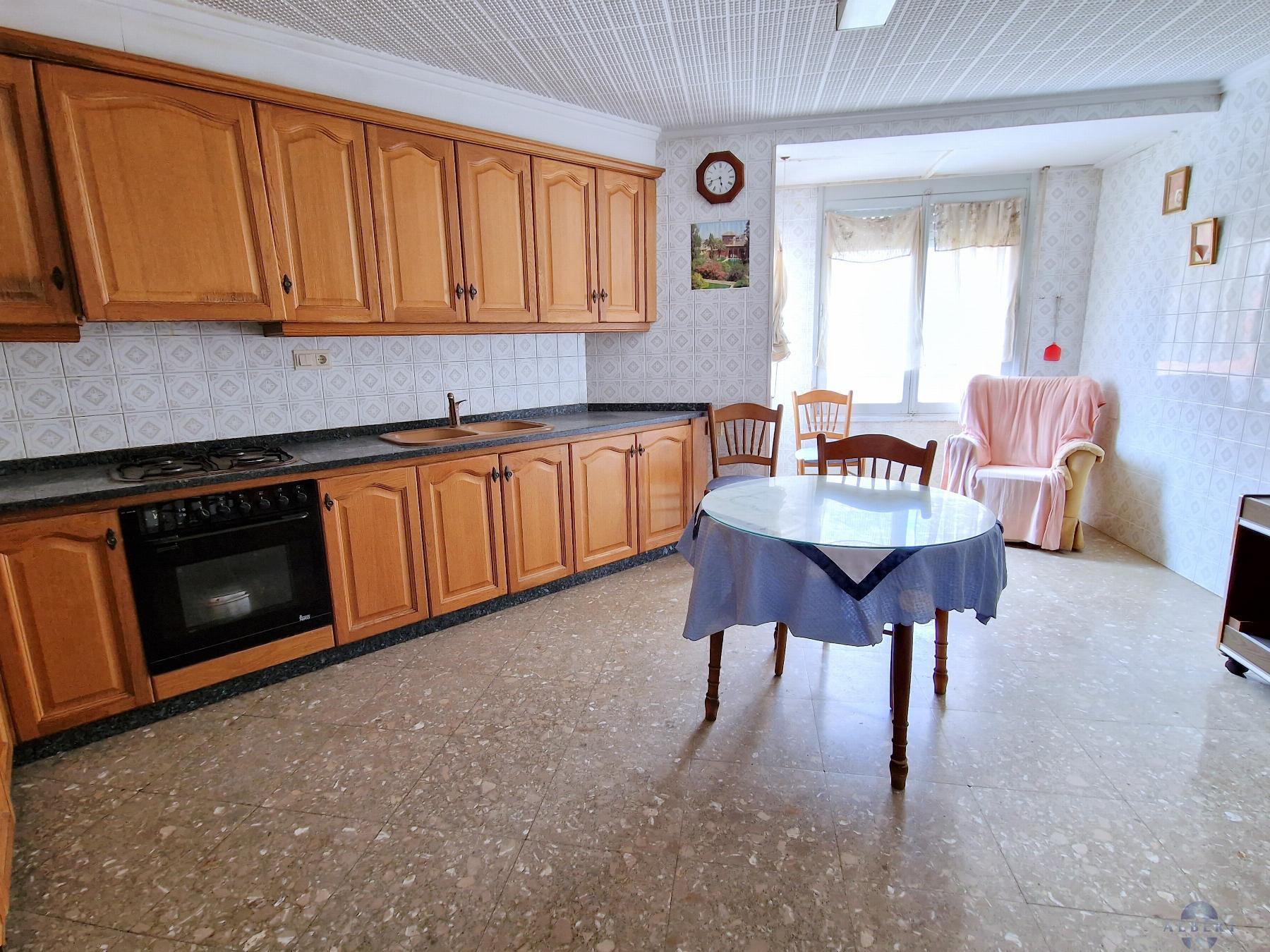 For sale of house in Novelda