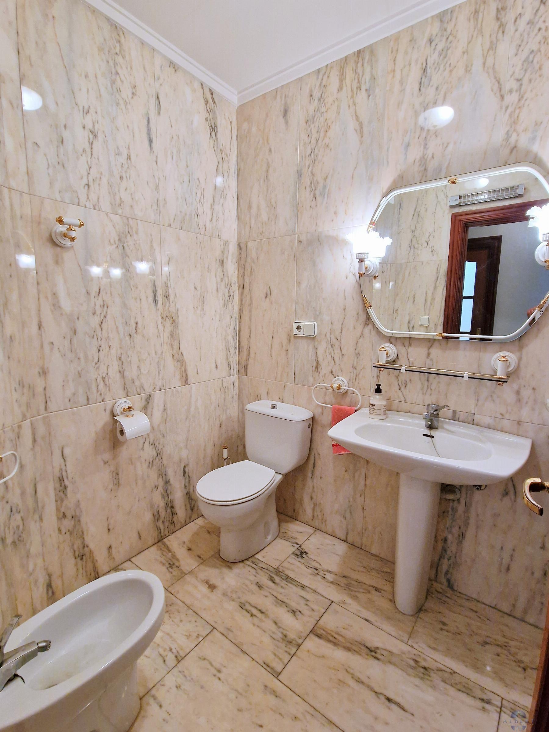 For sale of house in Novelda