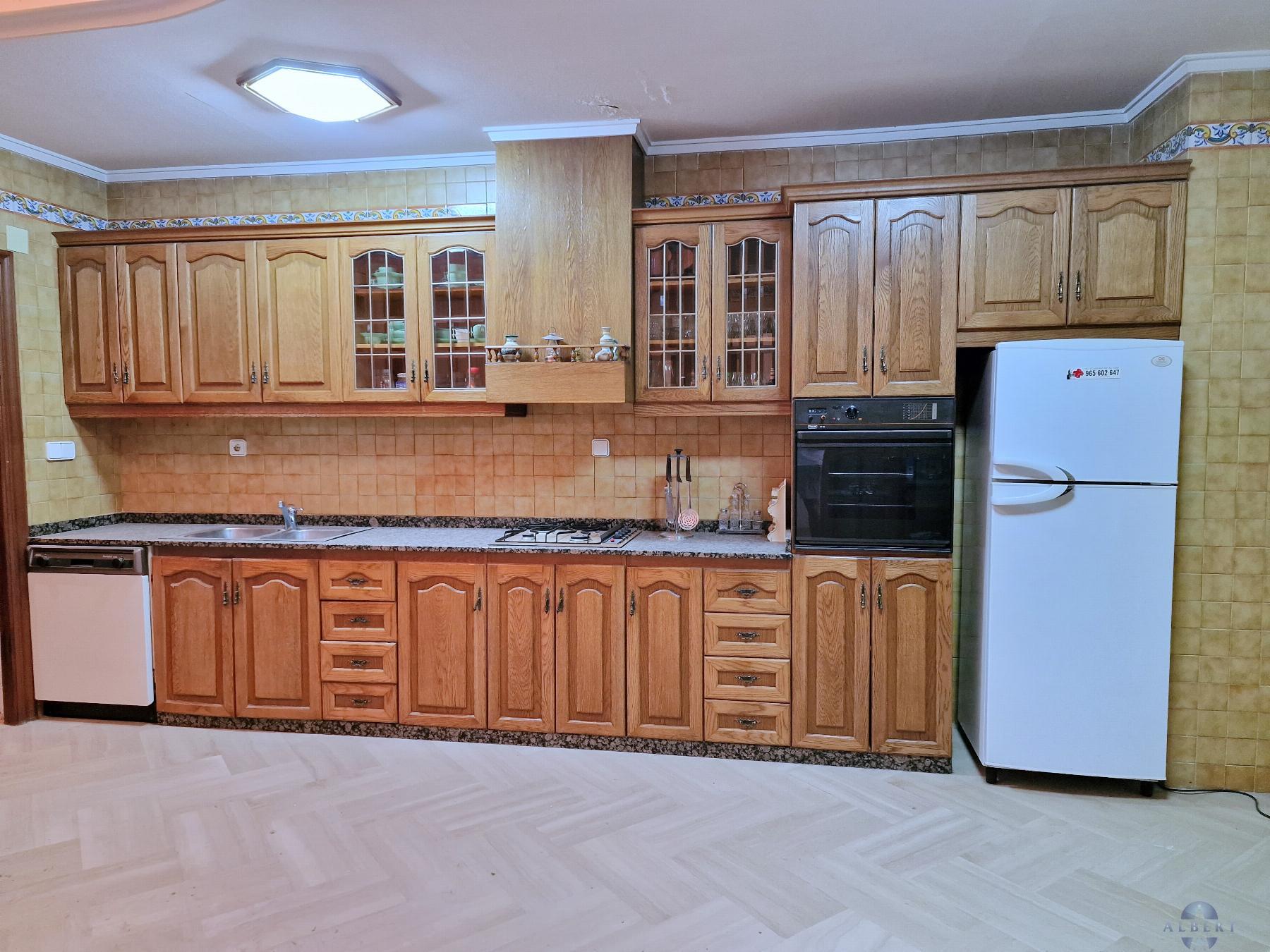 For sale of house in Novelda