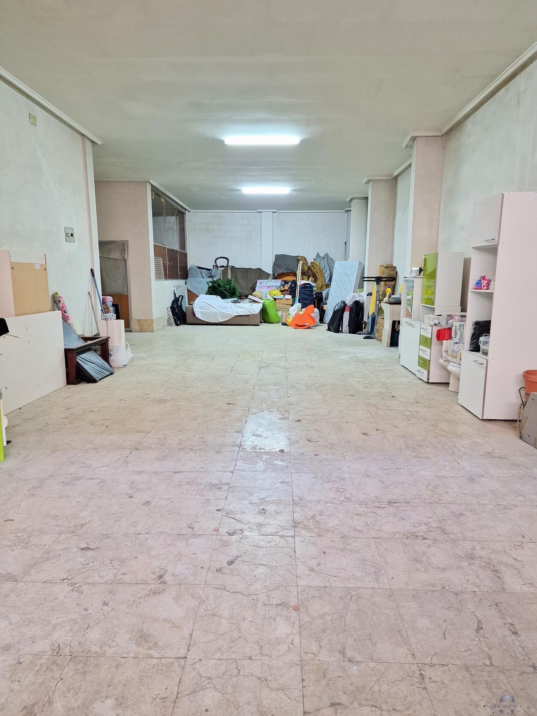For sale of house in Novelda