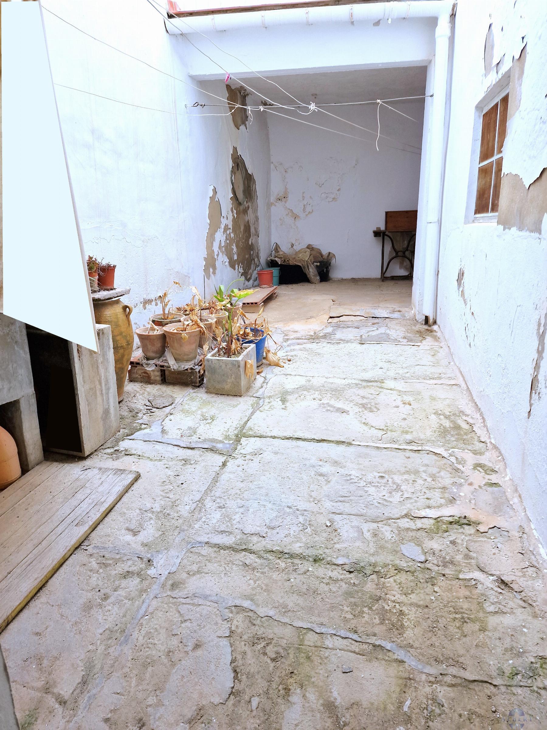 For sale of house in Monóvar-Monòver
