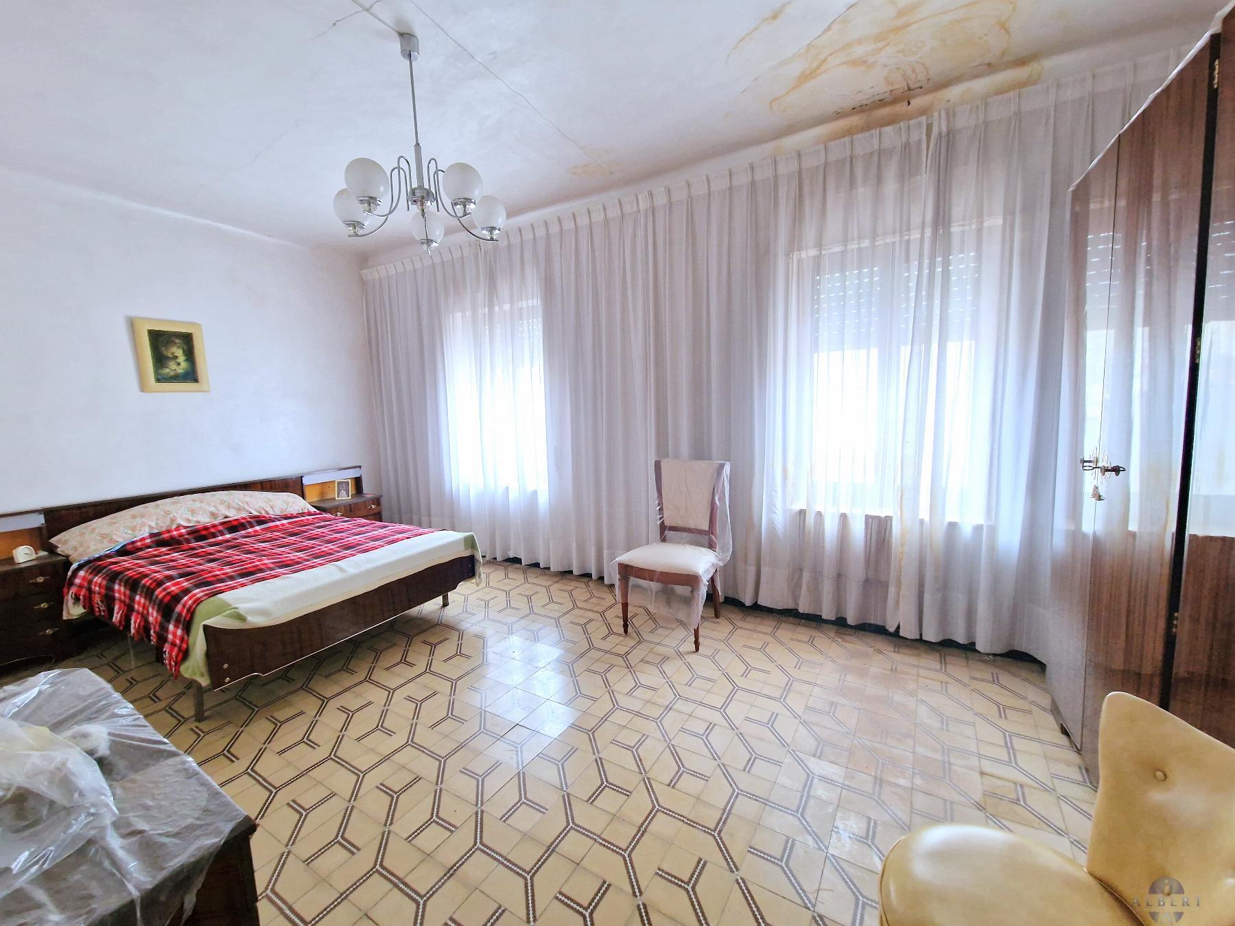 For sale of house in Monóvar-Monòver