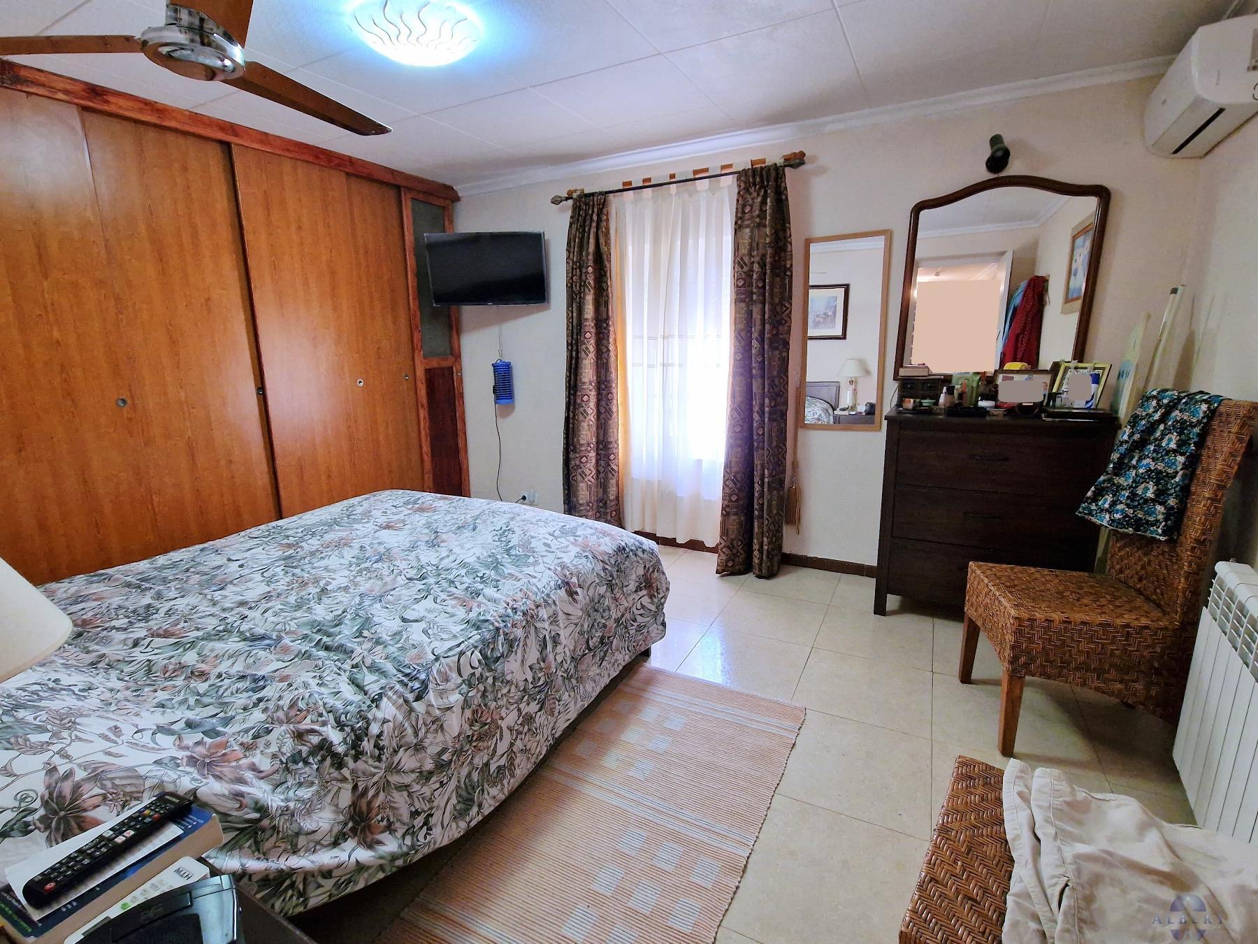 For sale of house in Monóvar-Monòver