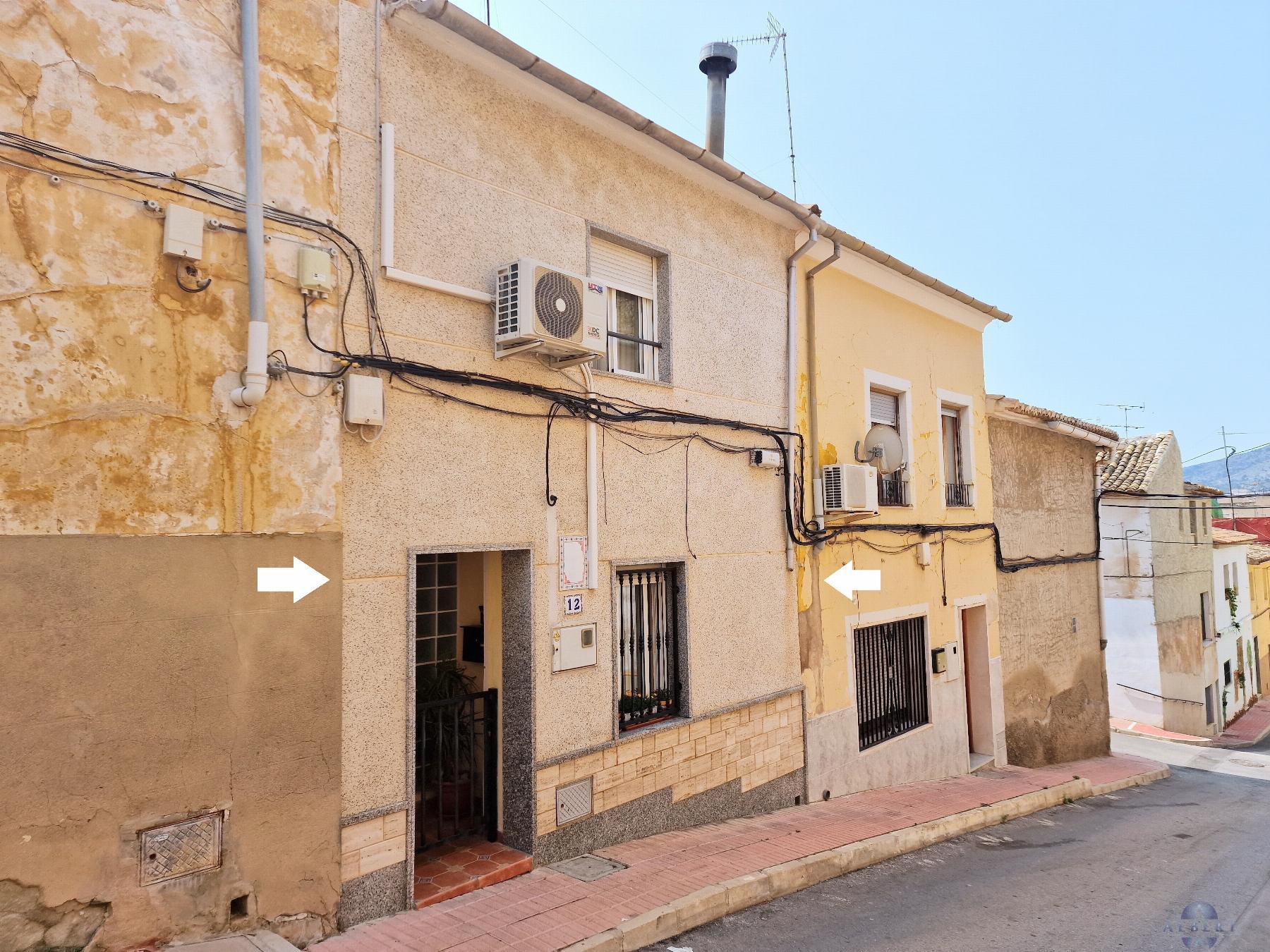 For sale of house in Monóvar-Monòver