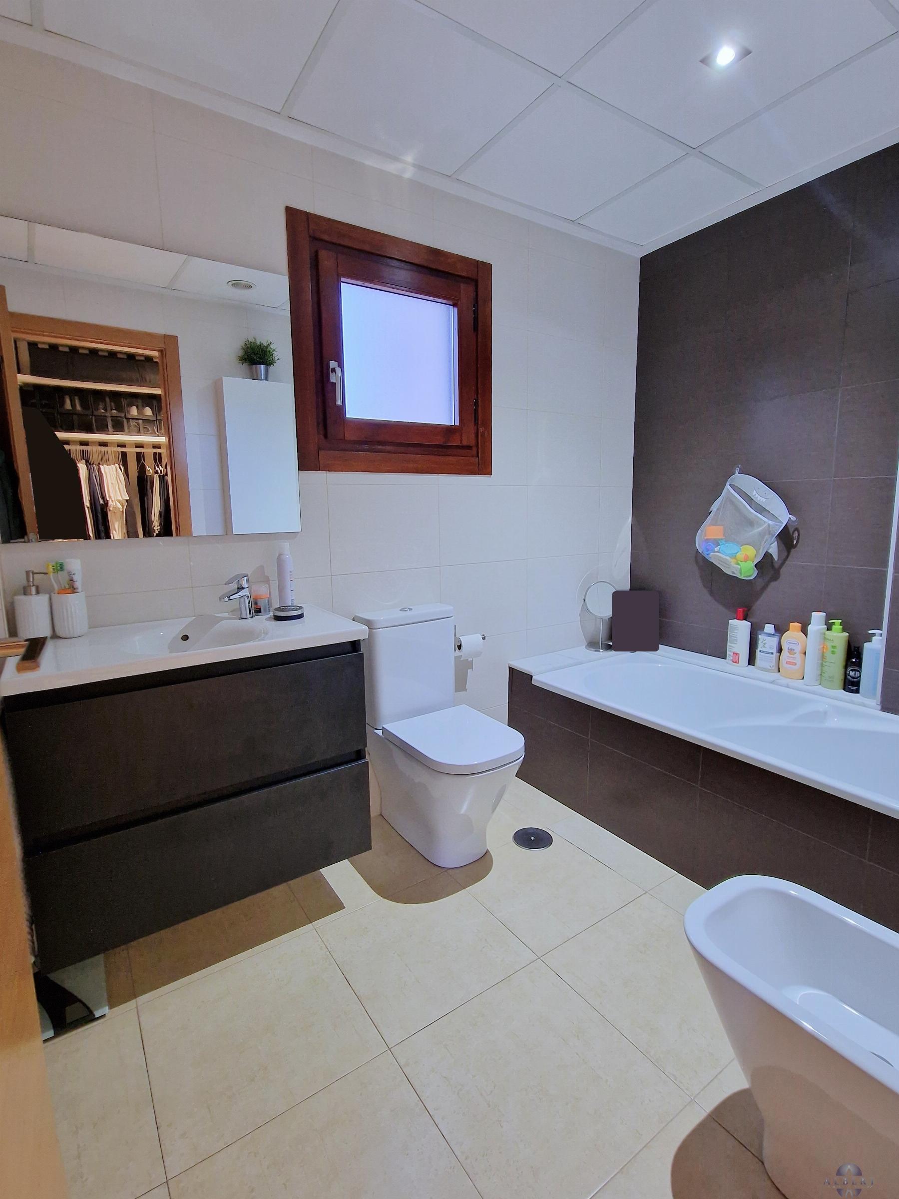 For sale of house in Monóvar-Monòver
