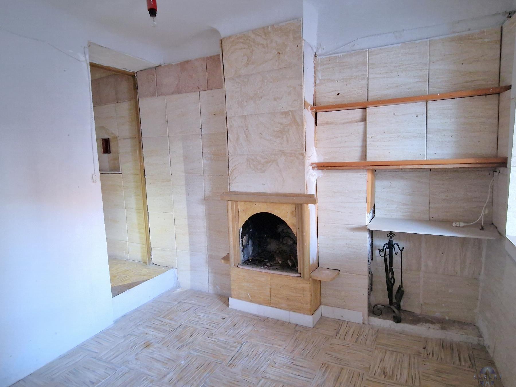 For sale of house in Novelda