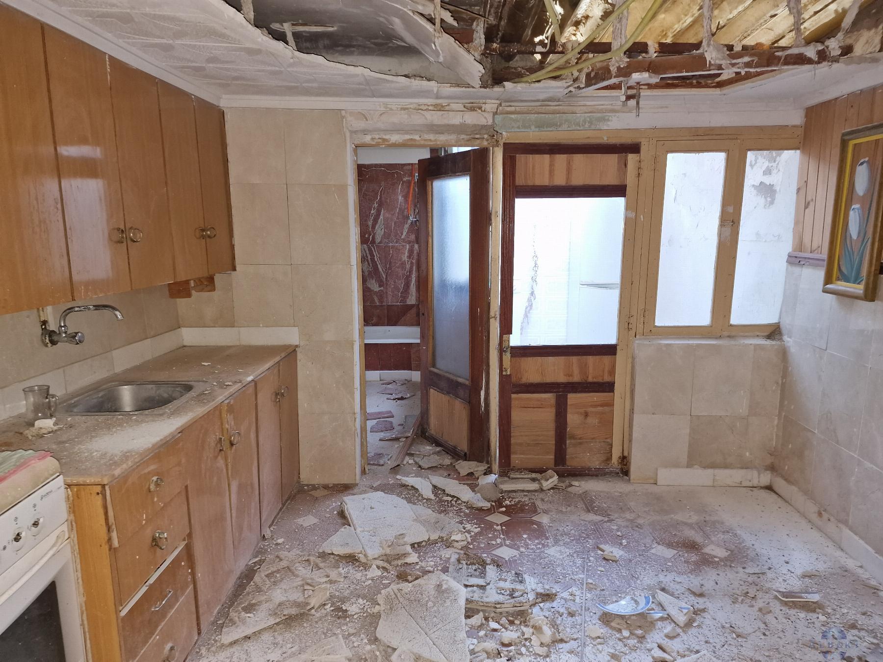 For sale of house in Novelda